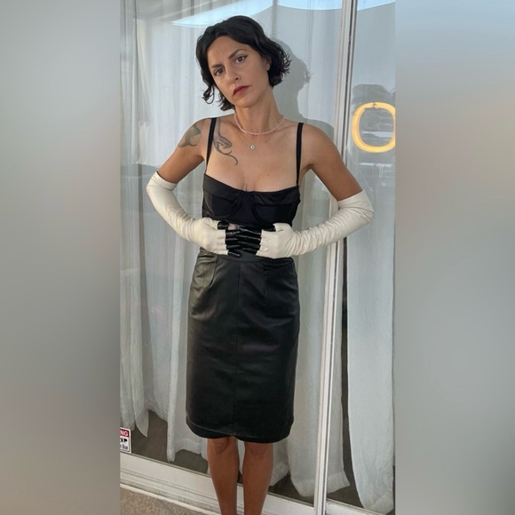 Vintage 80s Argentinian Leather perfect pencil skirt kick pleat black catwoman - Picture 9 of 16